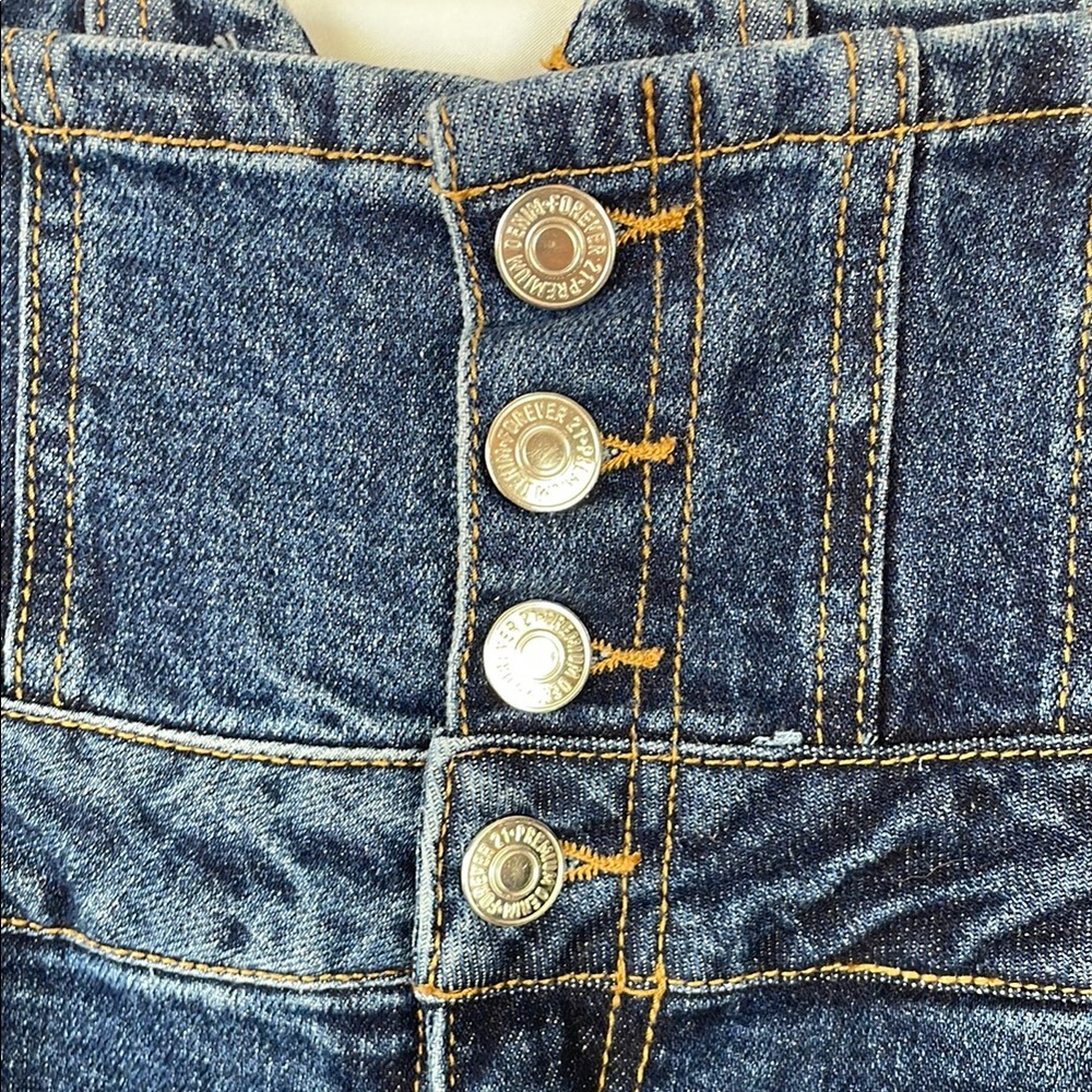 Forever 21 Ultra High-Waisted Wide Leg Blue Jeans with Button Front - Size 25 - Picture 6 of 13